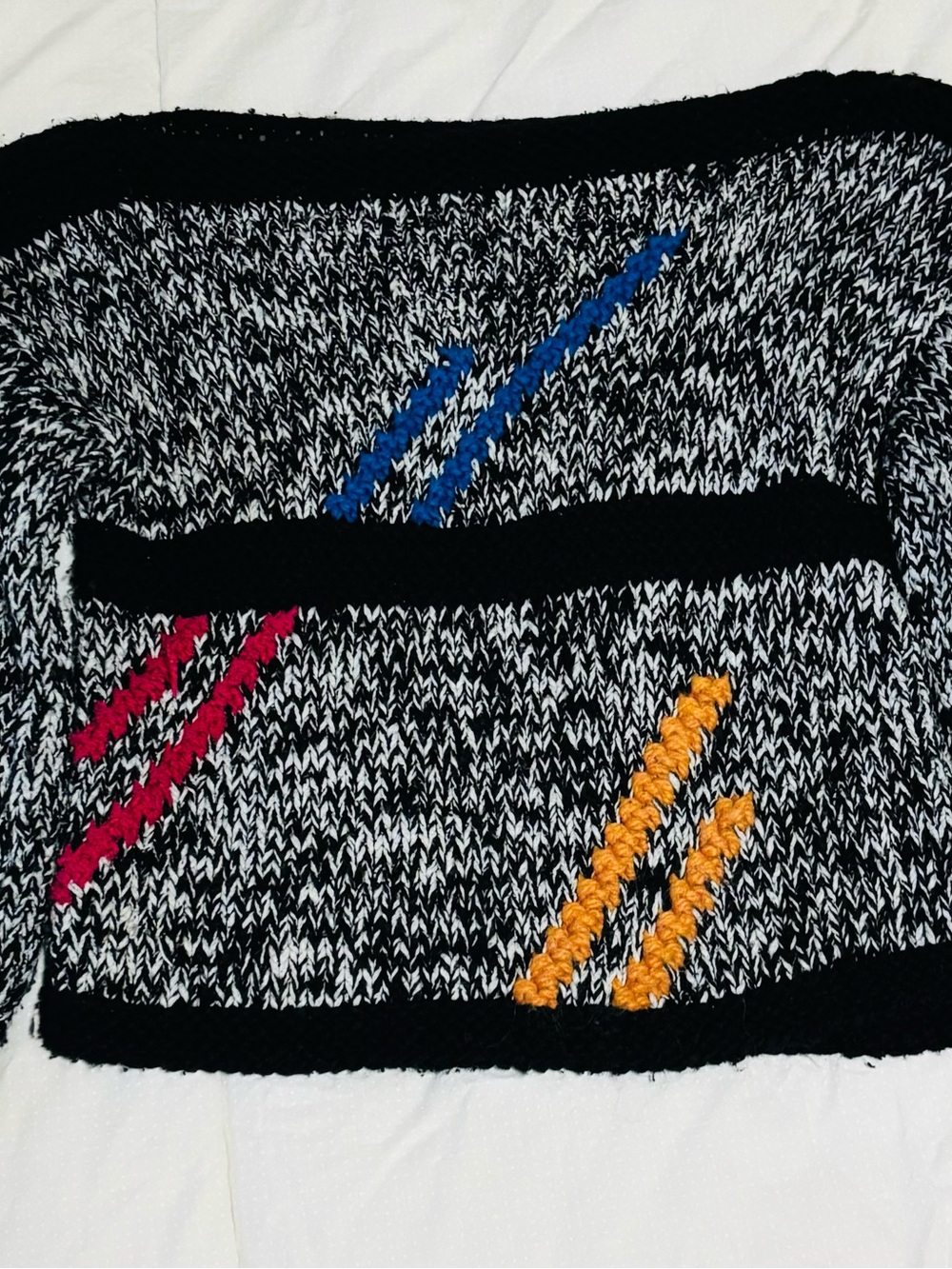 Liz Claiborne Vintage Black & White Marled Women’s Sweater with Color Accent - Picture 5 of 9